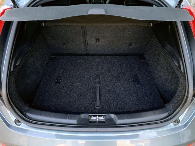 VOLVO V40 D2 Geartronic R-design