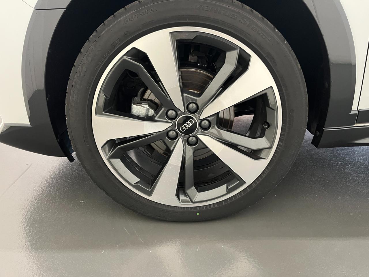 AUDI A1 ALLSTREET 30 TFSI S-TRONIC IDENTITY CONTRAST