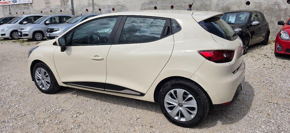 RENAULT Clio 1.2 75 CV 5p. Costume National