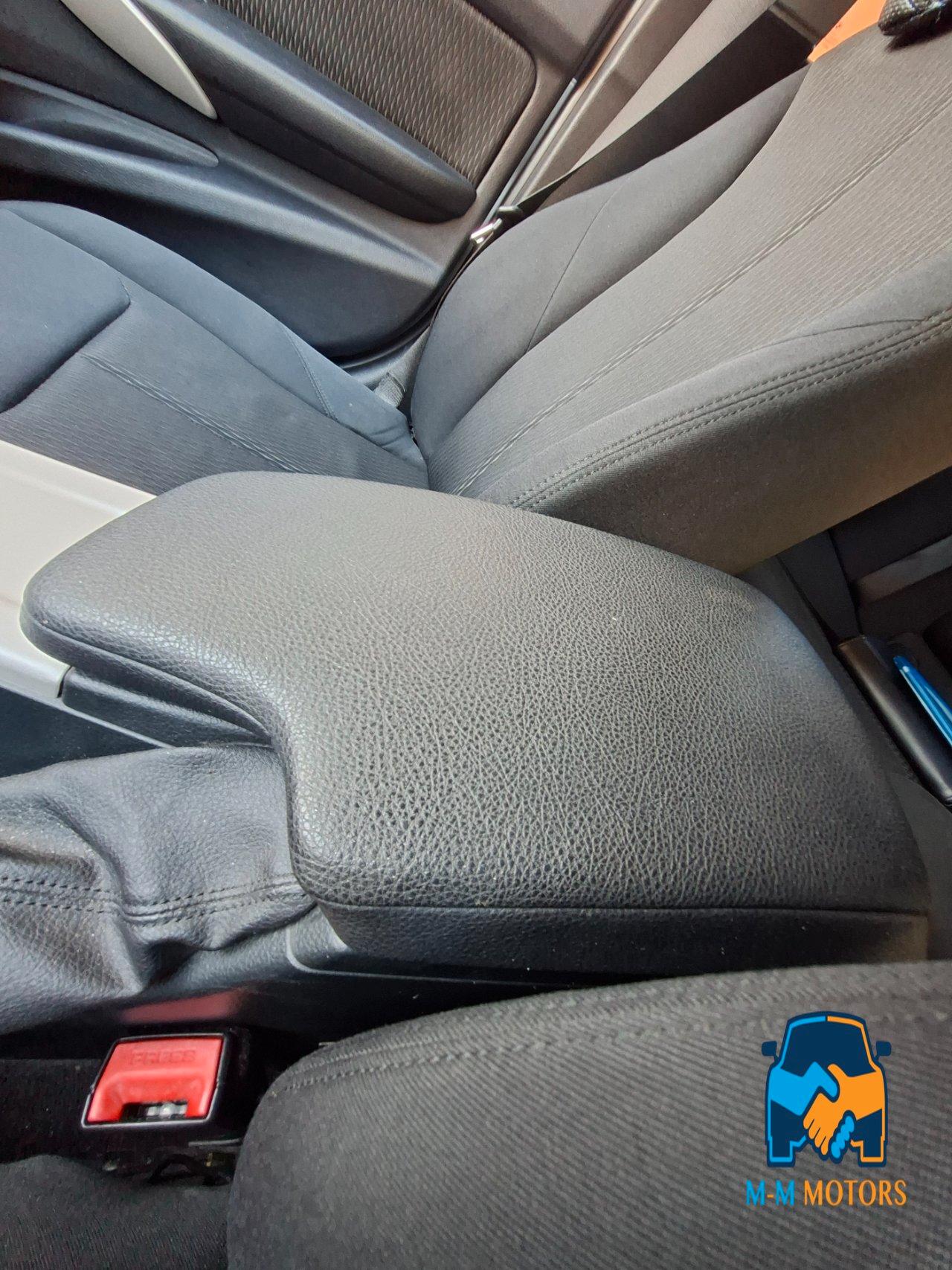BMW 320 d Touring doppio treno di pneumatici