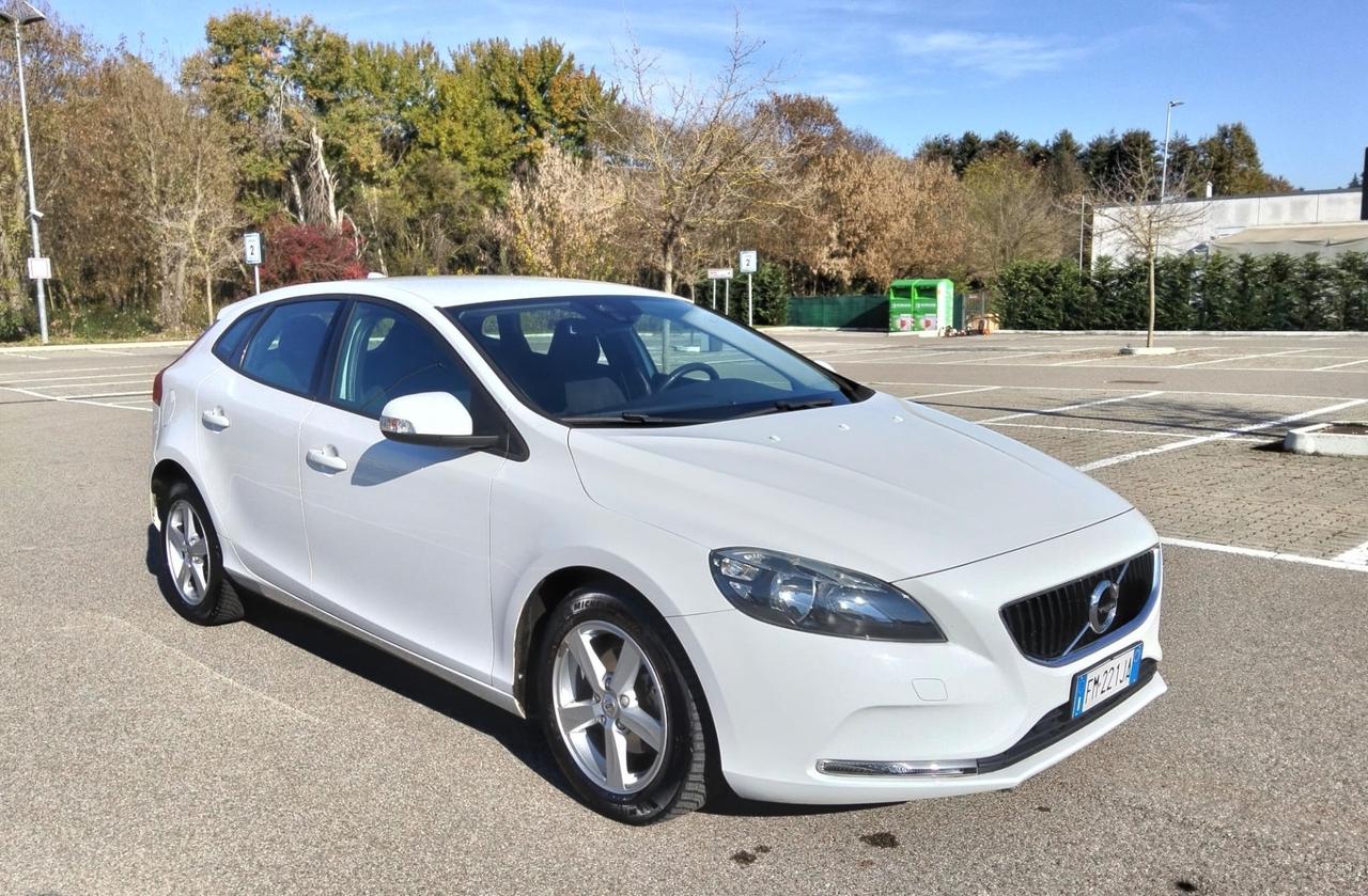 Volvo V40 D2 120Cv*S&S*Cerchi*Sensori*Cruise*Euro 6B