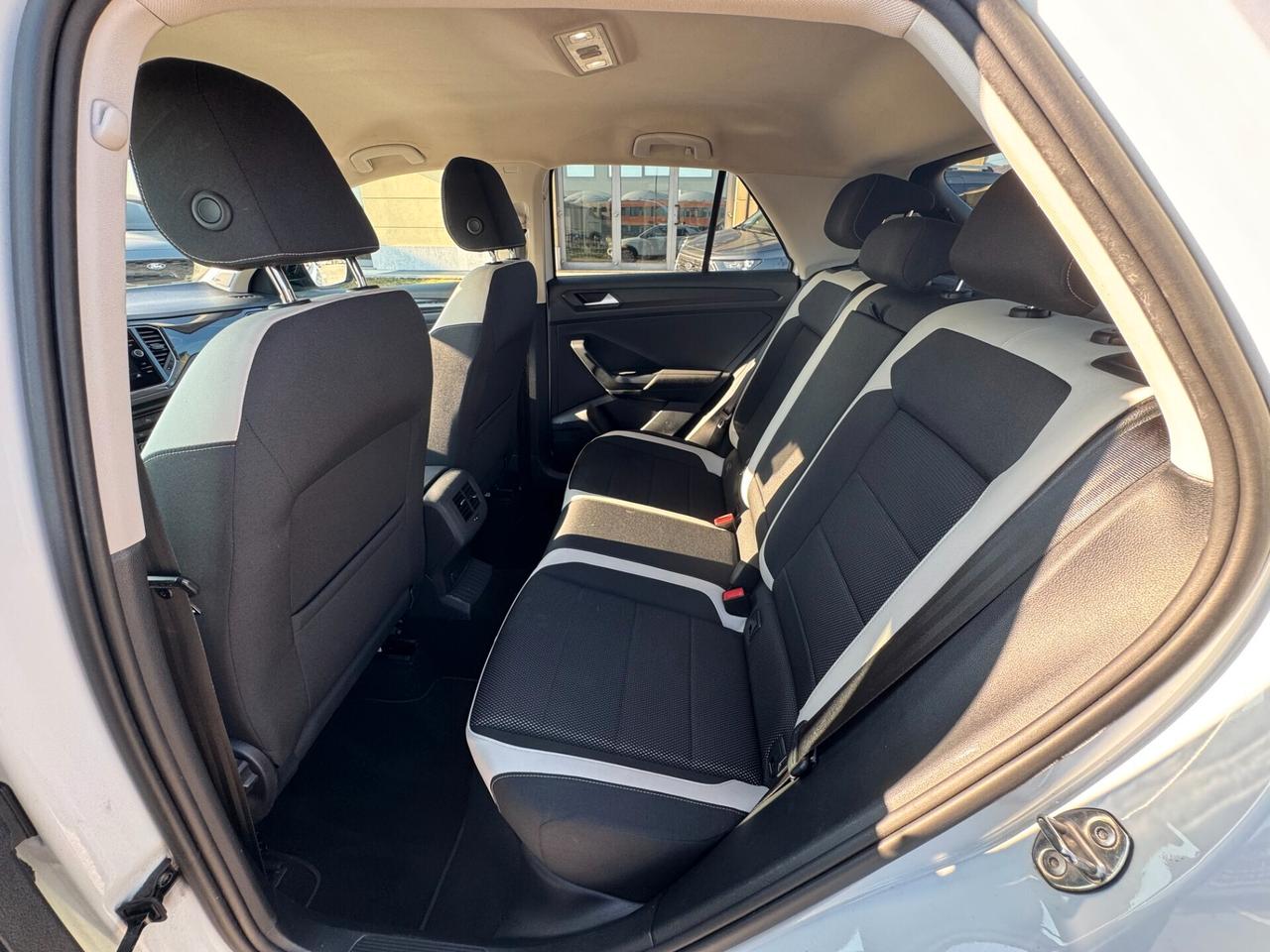 Volkswagen T-Roc 2.0TDI 150CV DSG 4x4 Adv. BlueM. Tech.