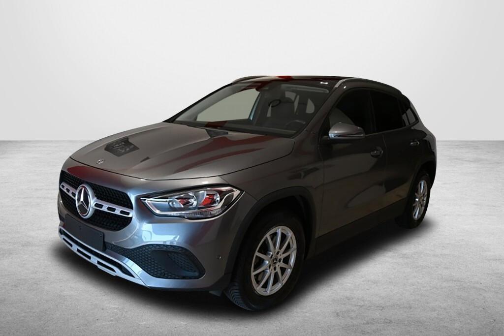 MERCEDES-BENZ GLA 180D 115CV AUTOMATIC BUSINESS SOLUTION ( CRUISE - PELLE - TETTO PANORAMICO APR. - NAVI PREMIUM - MIRROR - PARK ASSIST - TELECAMERA POST. ) CC. 1.950