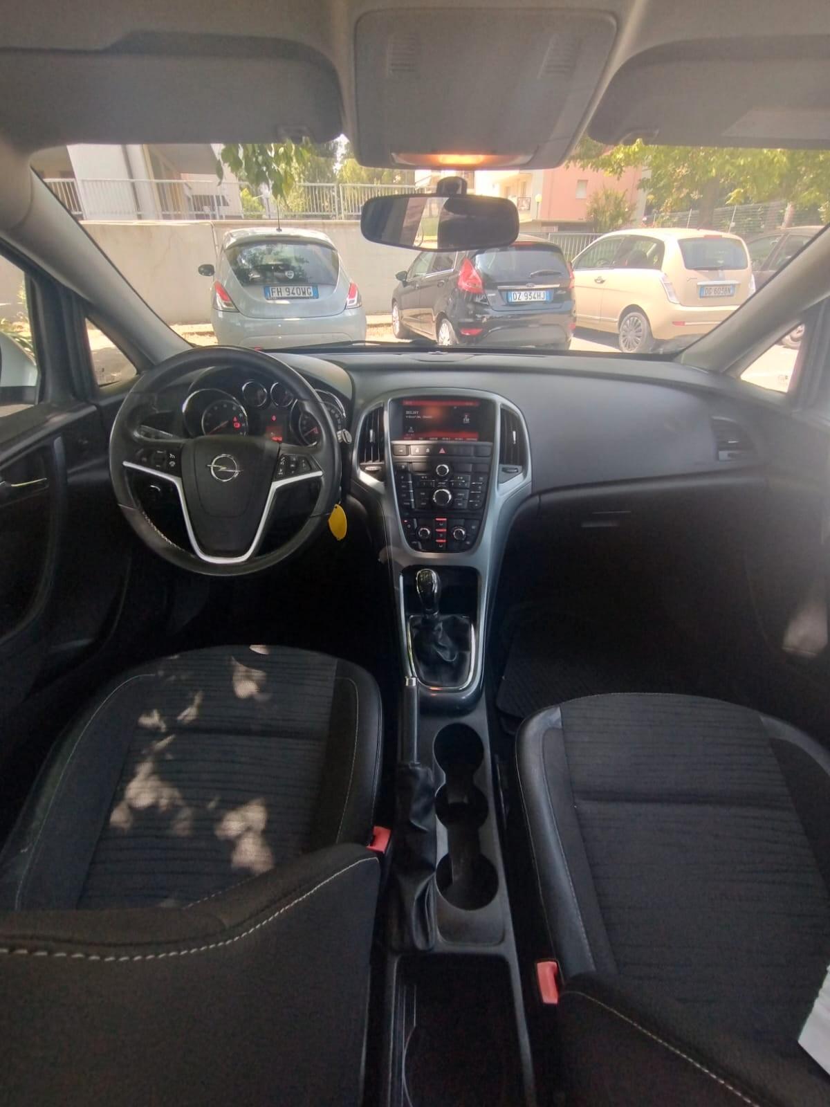 Opel Astra 1.4 Turbo 140CV Sports Tourer GPL Tech Cosmo