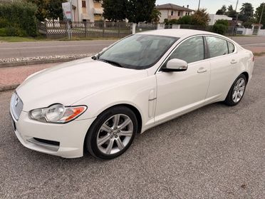 Jaguar XF 2.7D V6 Premium Luxury