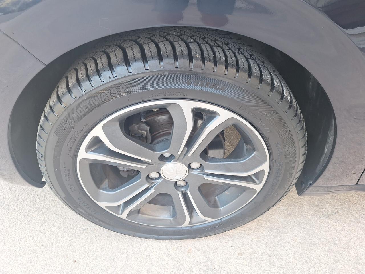 Peugeot 208 1.4 HDi 68 CV 5 p PERFETTA 2015