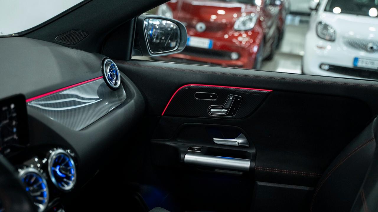 Mercedes-benz GLA 200 D PREMIUM PLUS AMG TETTO PACK LUCI MULTIBEAM FULL OPTIONAL