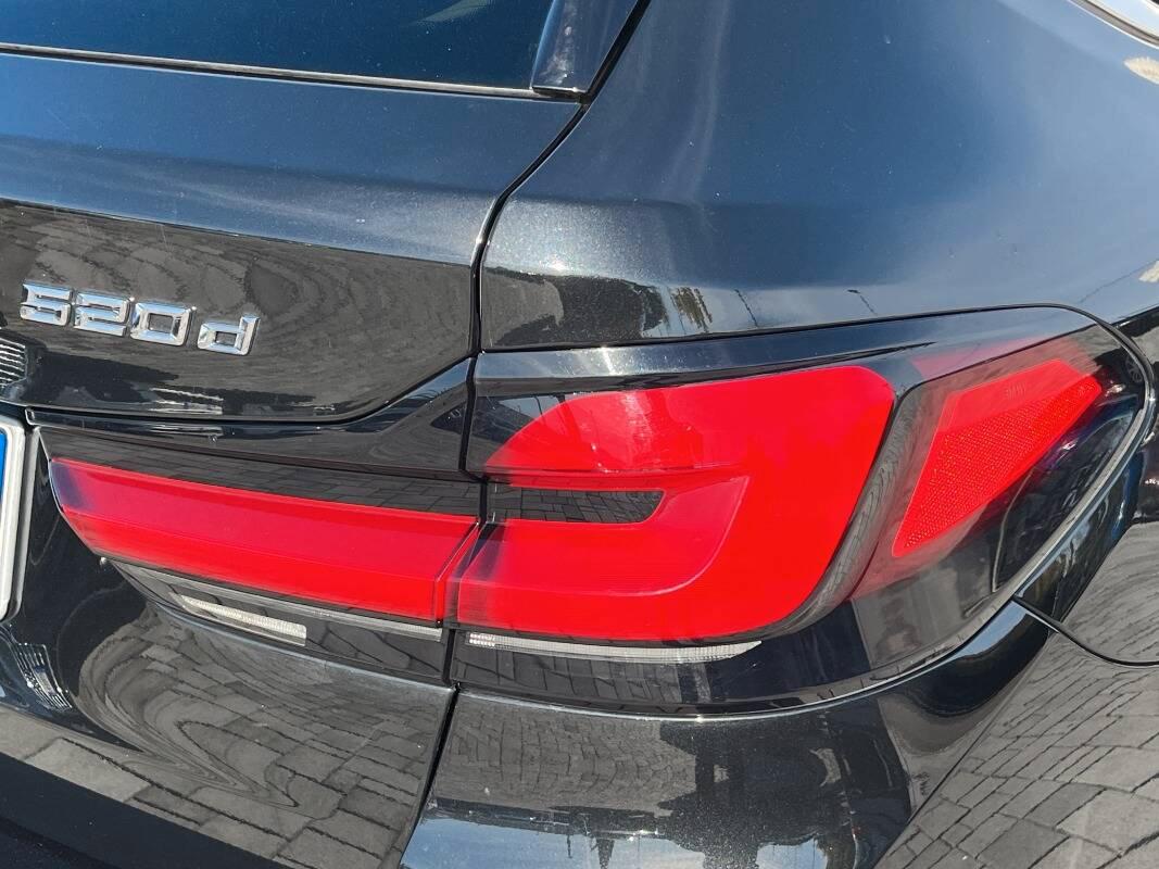 BMW Serie 5 Touring 520d mhev 48V xdrive Business auto
