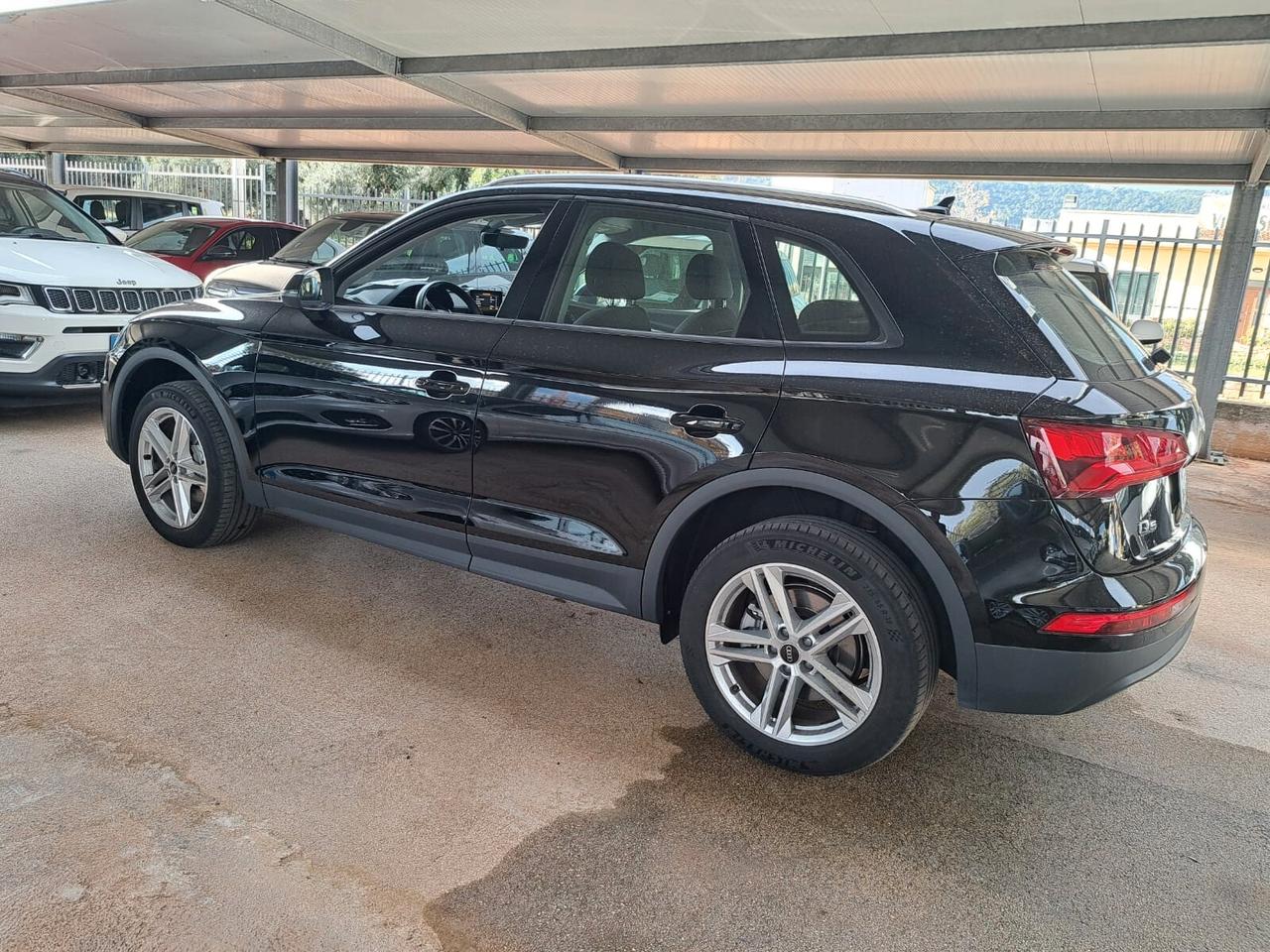 Audi Q5 quattro s tronic busness