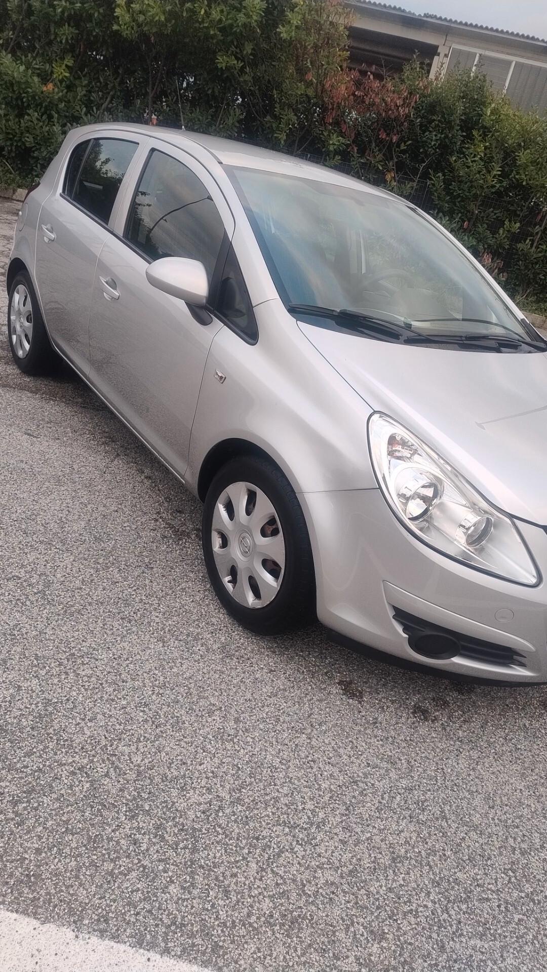 Opel Corsa 1.4 16V 5 porte Cosmo