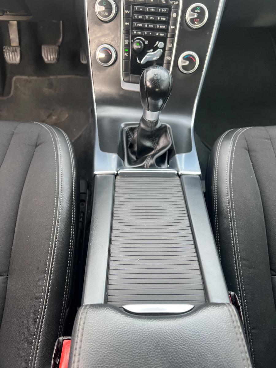 VOLVO - V60 1.6 d2 Kinetic