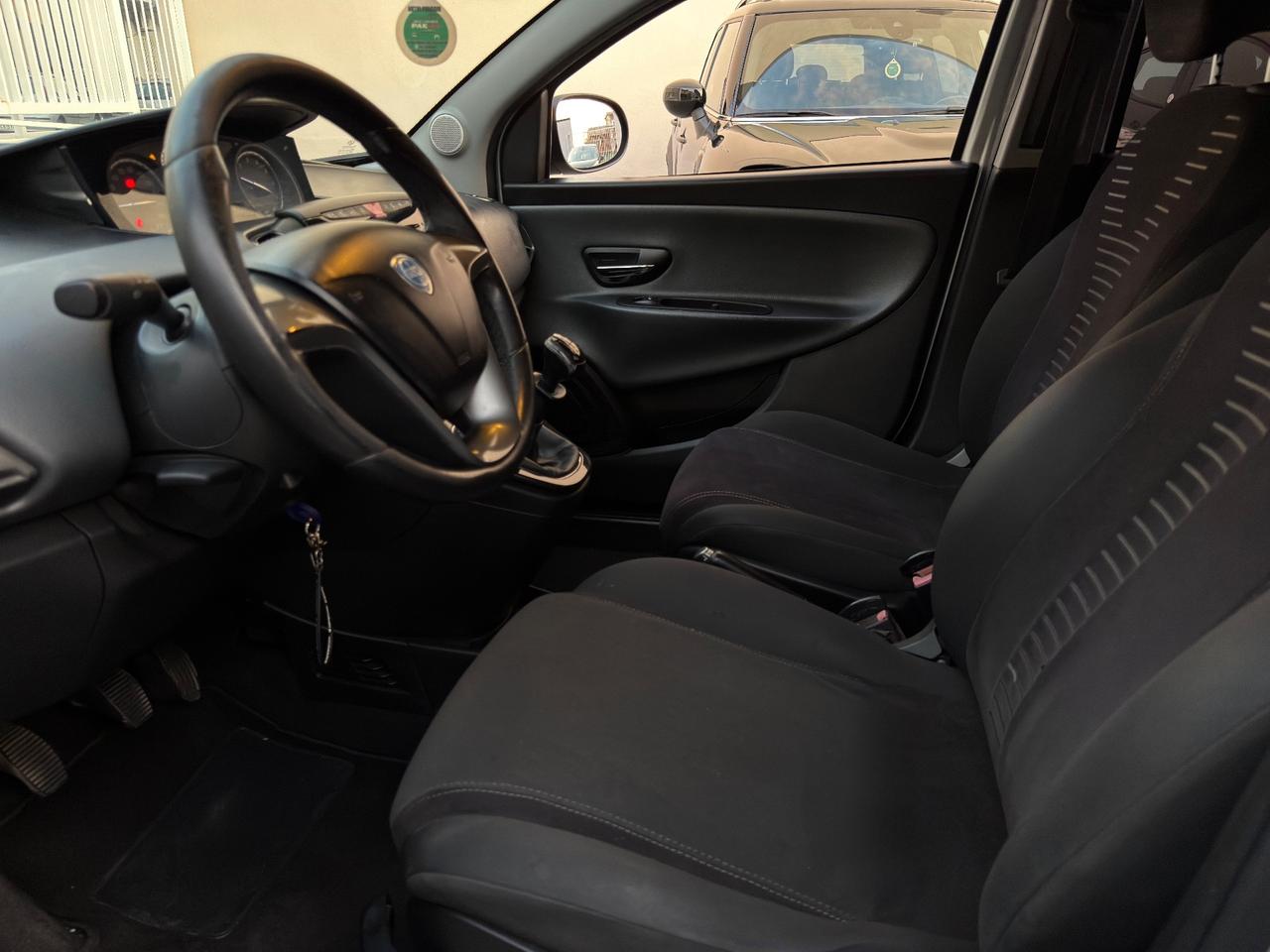 Lancia Ypsilon 1.2 69 CV 5 porte S&S Platinum GPL