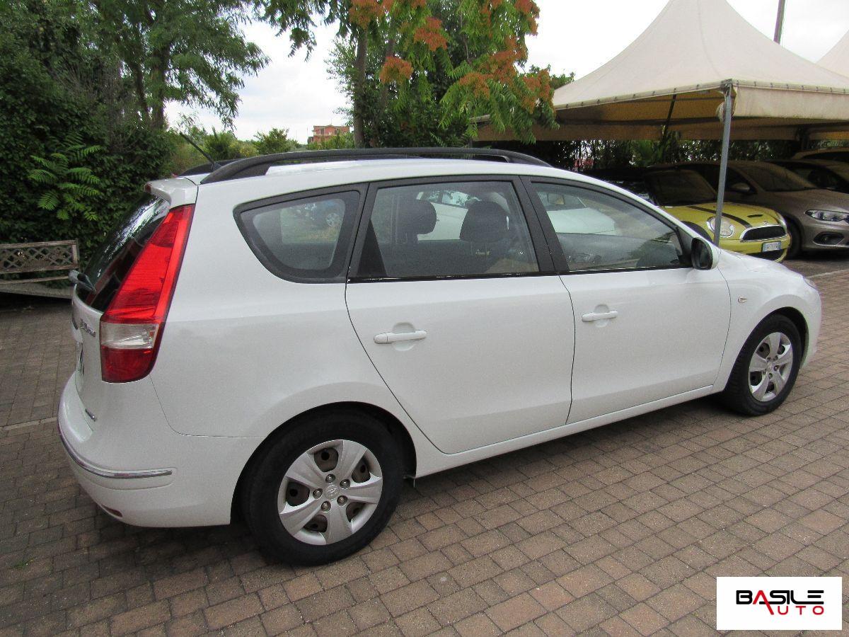 HYUNDAI - i30 Station Wagon - 1.6 CRDi 90CV 6m Comfort