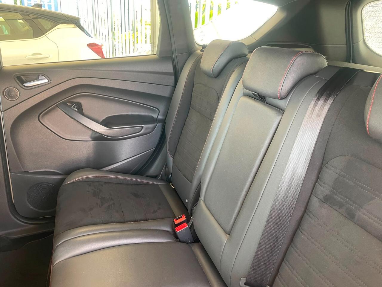 Ford Kuga 1.5 TDCI 120 CV 2WD Powershift Titanium Cambio auto