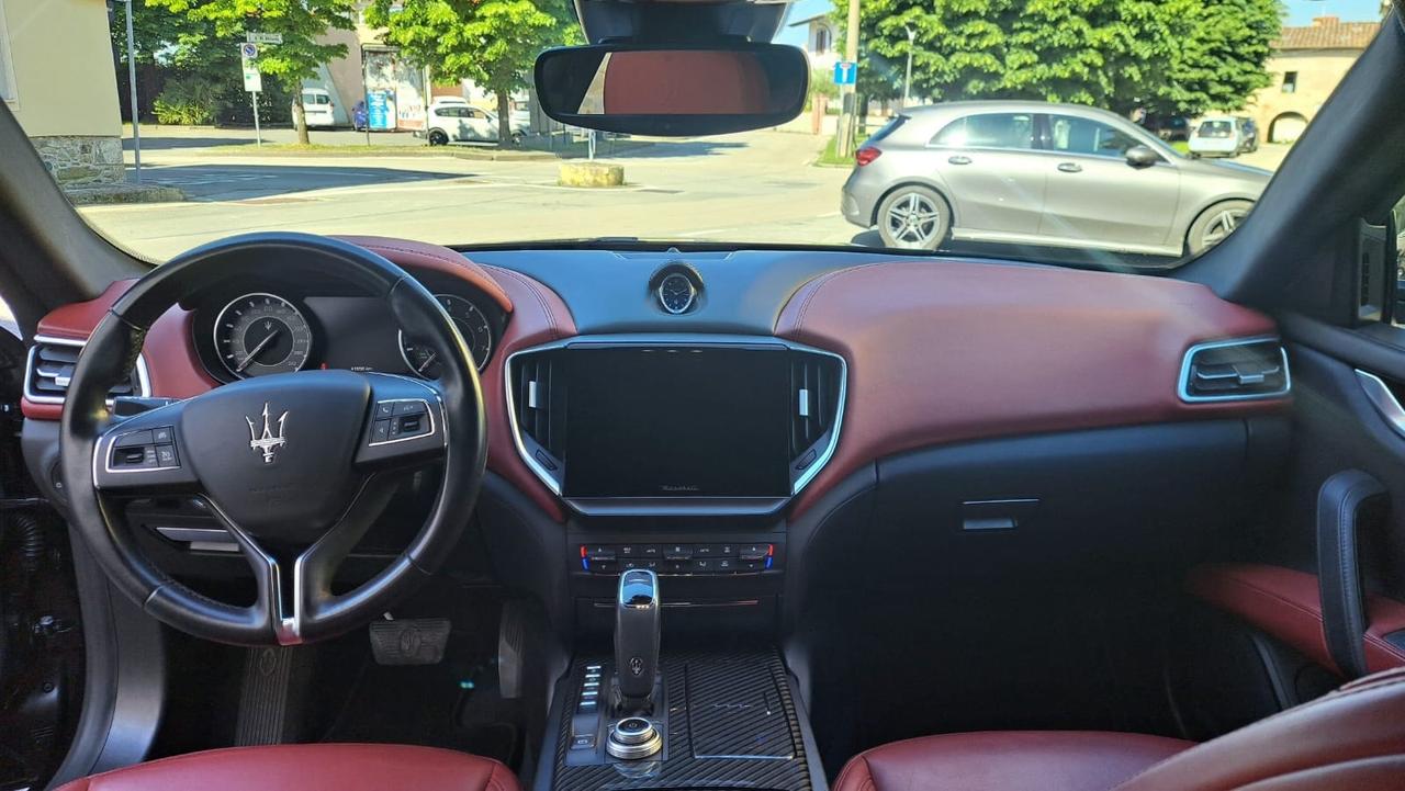 Maserati Ghibli 330 CV MHEV GT