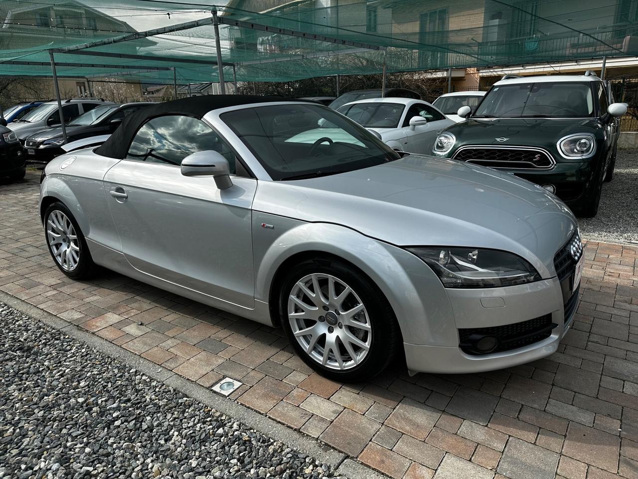 Audi TT Roadster 2.0 TFSI cabrio
