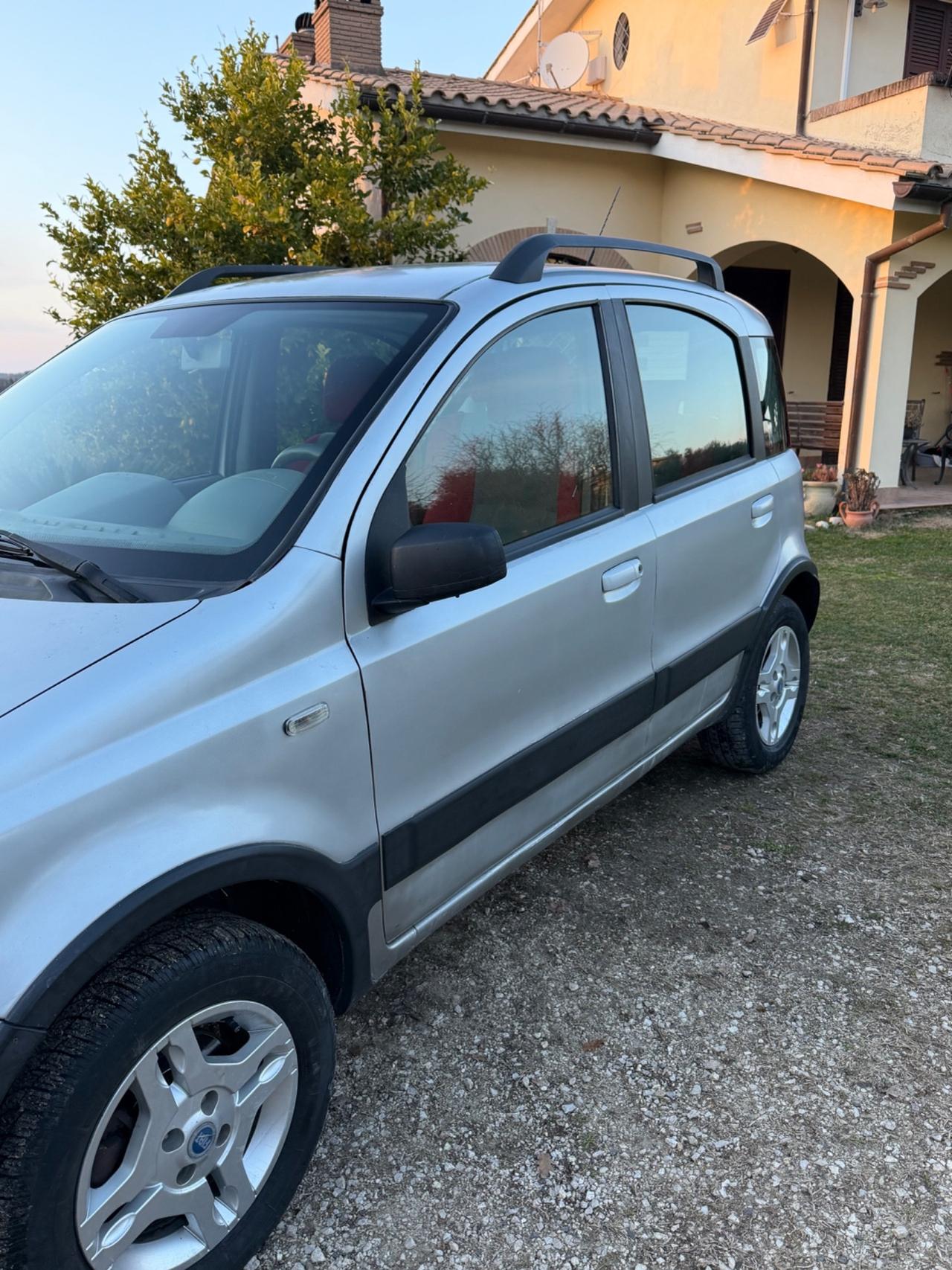 Fiat Panda 4x4 multijet climbing
