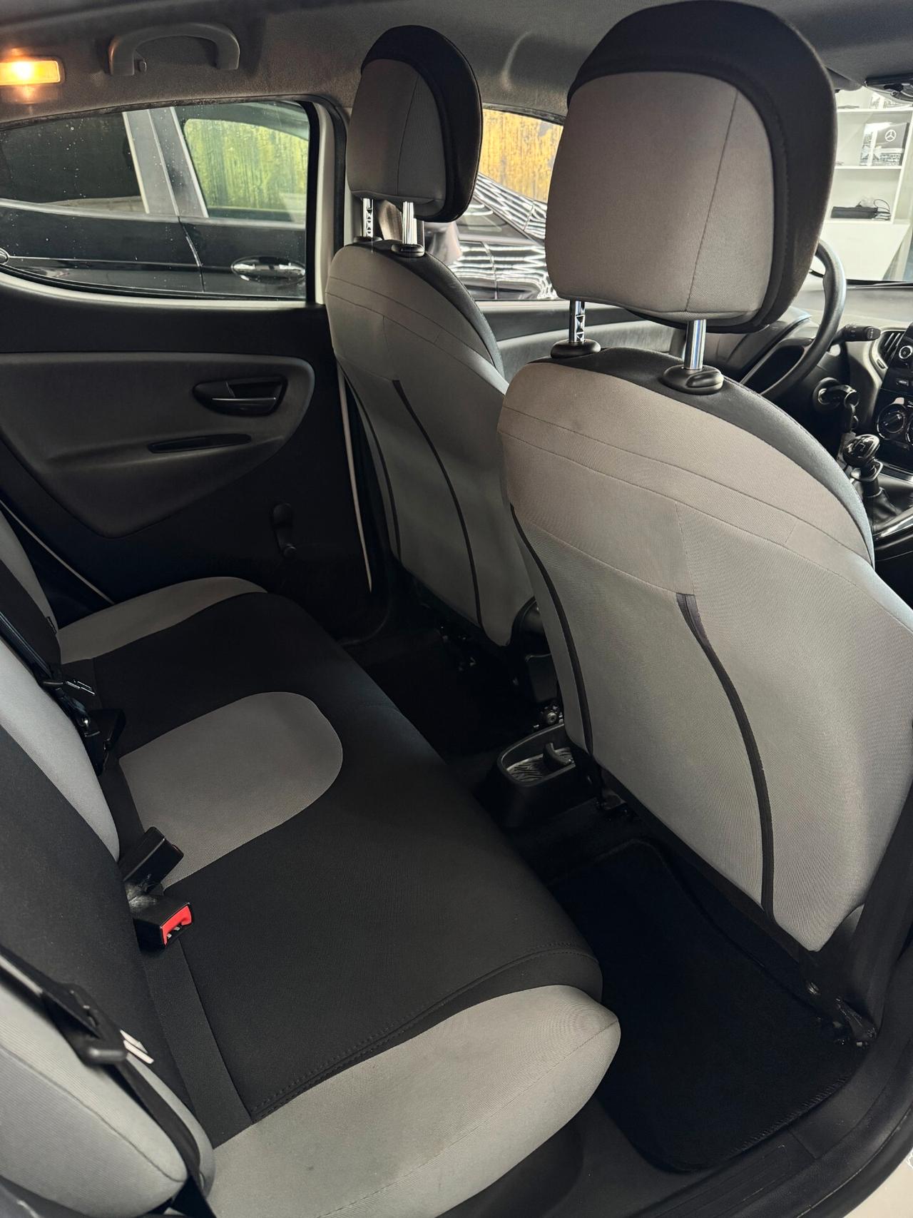Lancia Ypsilon 1.2 69 CV 5 porte Gold