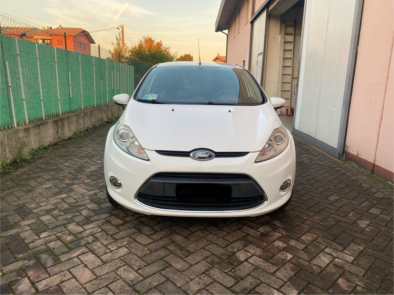Ford Fiesta 1.4 5 porte Bz.- GPL Titanium neopat