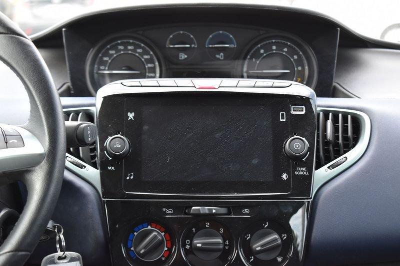 Lancia Ypsilon Ypsilon 1.0 FireFly 5 porte S&S Hybrid Platino