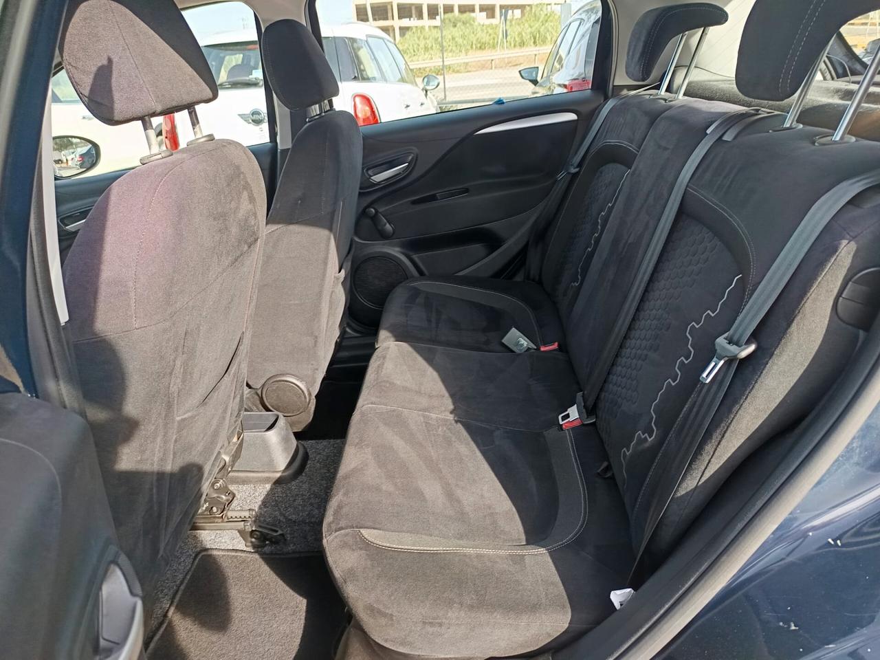 Fiat Punto 2015 - 1.3 MJT II OK NEOP. LB AUTOMOBILI