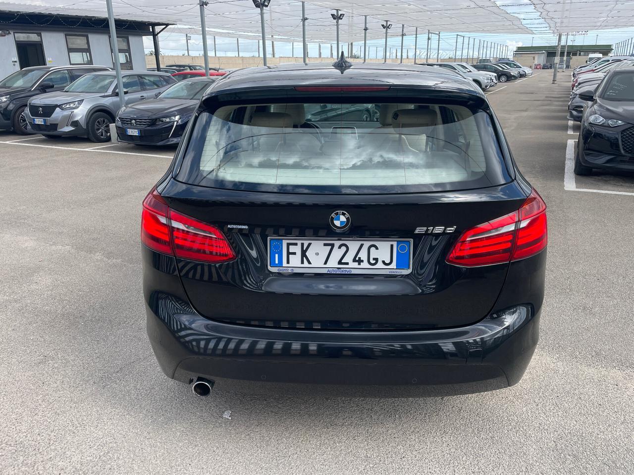 Bmw 218d Active Tourer Luxury auto-NAVI-RETRO-PELLE