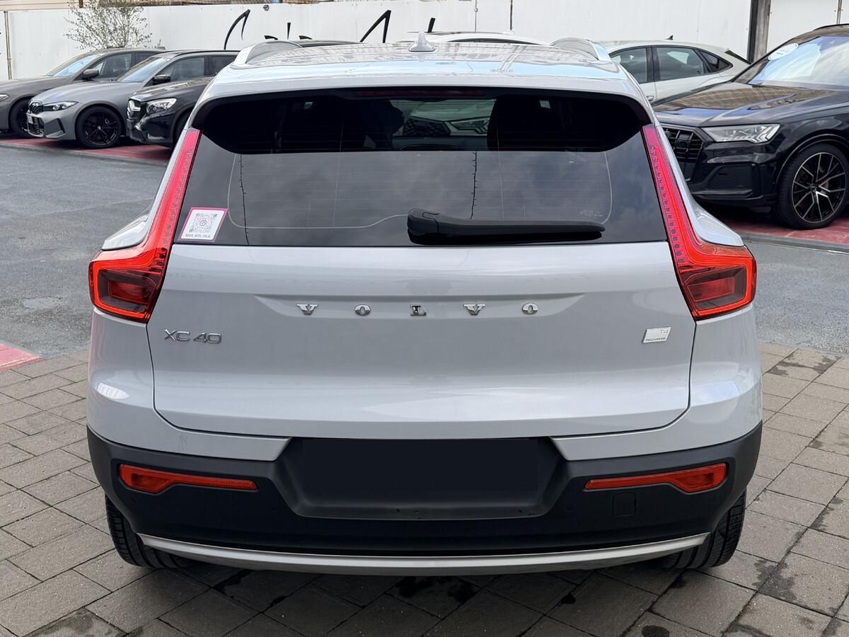 Volvo XC40 T4 Recharge Plug-in Hybrid BLACK Inscription Expression