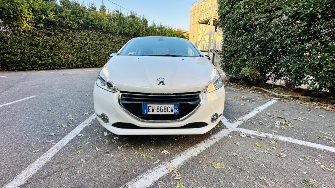 Peugeot 208.3 porte Allure.ok neopatentati.tagliandi certificati