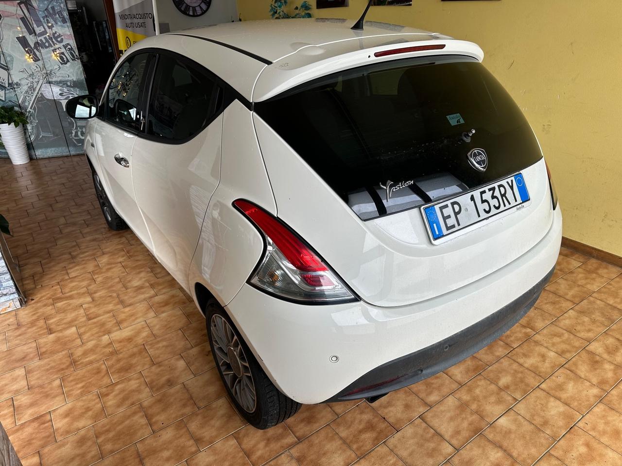 Lancia Ypsilon 0.9benz. Cambio automatico Gold