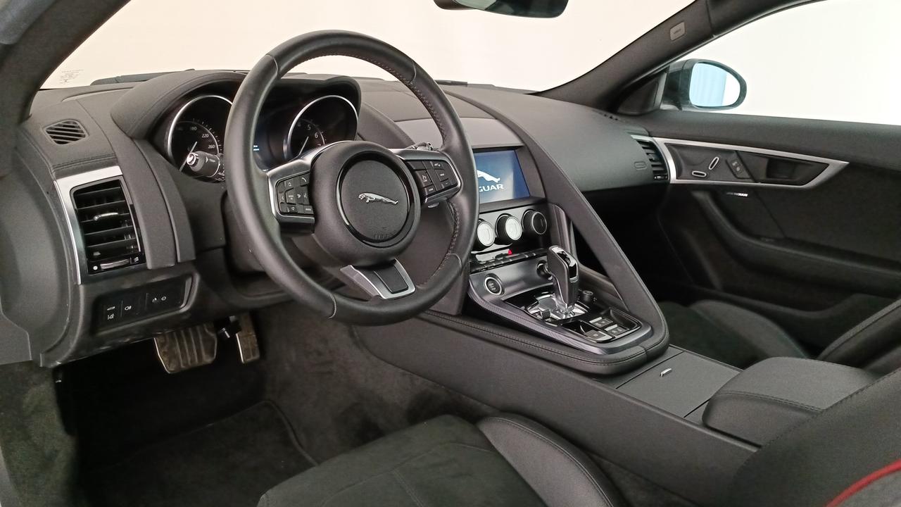 JAGUAR F-Type Coupe 2.0 i4 R-Dynamic rwd 300cv auto my19.5