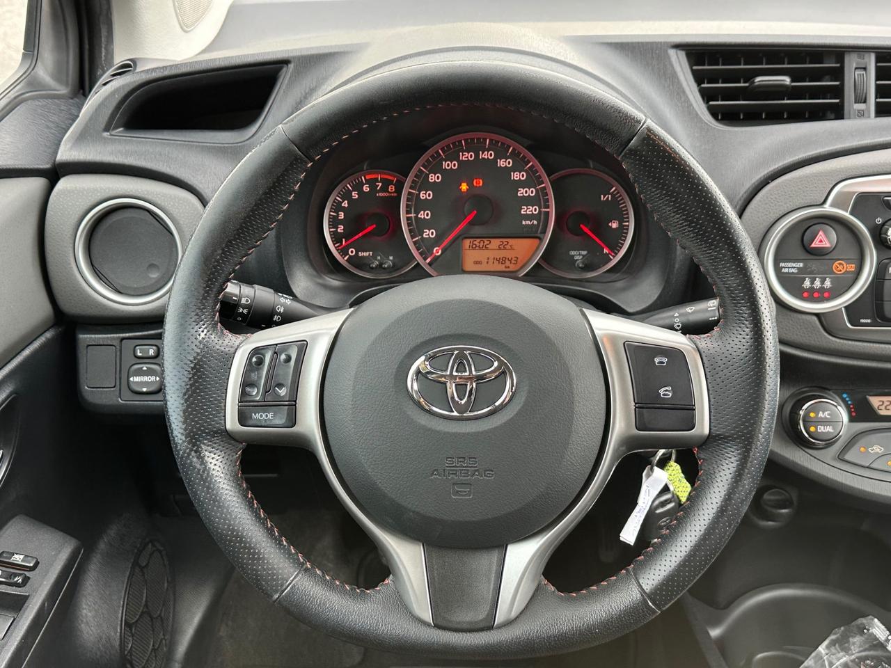 Toyota Yaris 1.3 Lounge (110.000KM!!) PREZZO 8490€