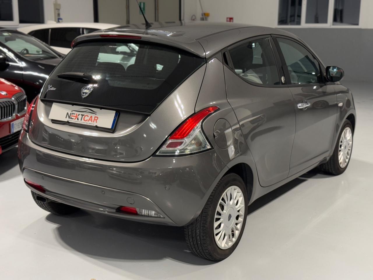 Lancia Ypsilon 1.2 69 CV 5 porte GPL Ecochic Silver