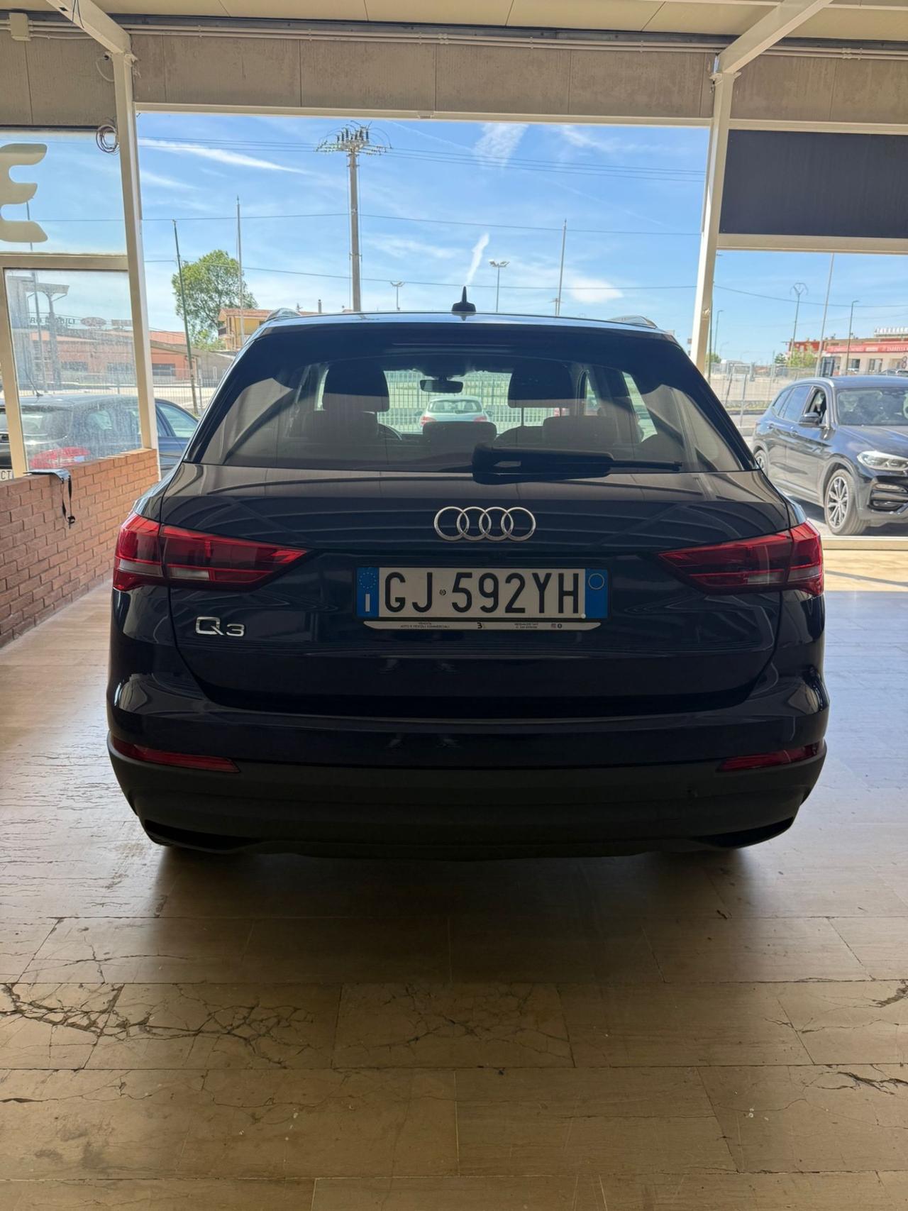 Audi Q3 35 TDI S tronic Business