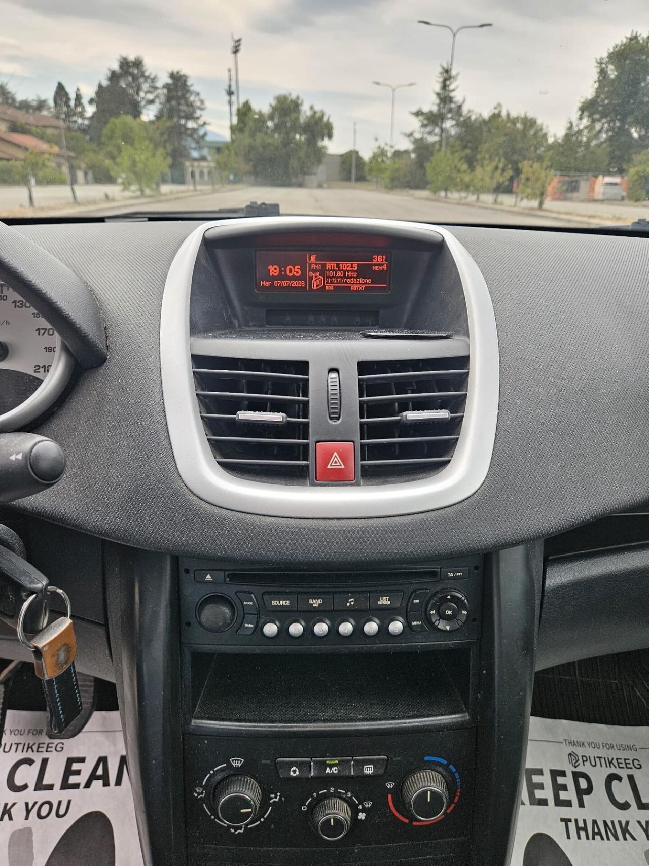 Peugeot 207 NEOPATENTATI