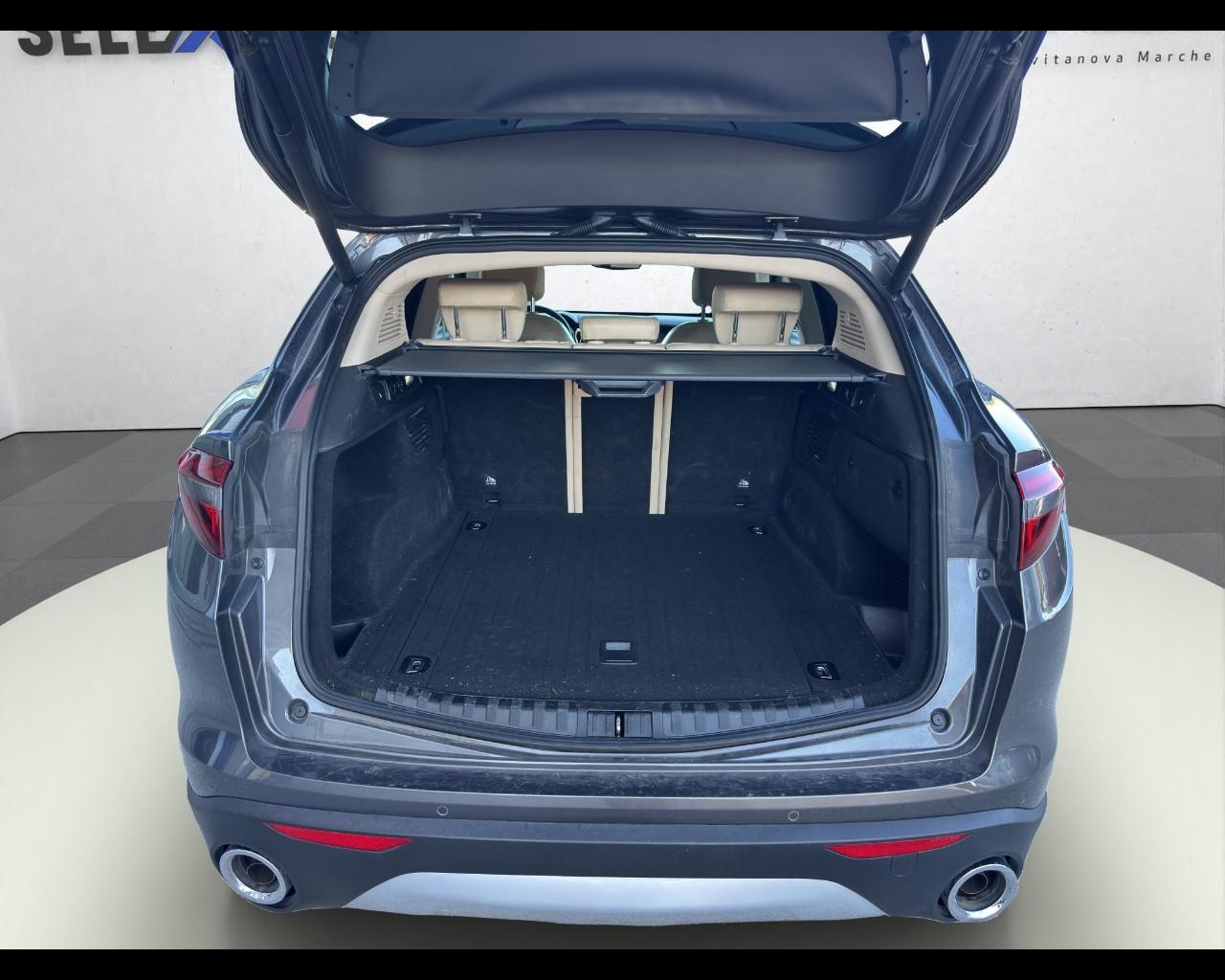 ALFA ROMEO Stelvio - Stelvio 2.2 Turbodiesel 210 CV AT8 Q4 Executive