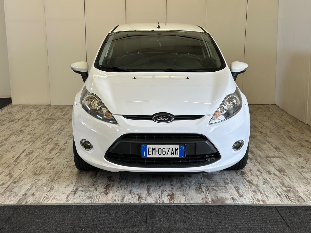 Ford Fiesta 1.4 Benzina - GPL Titanium Ok Neopatentati
