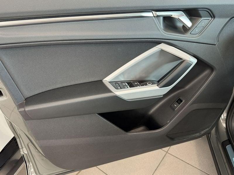 Audi Q3 Q3 35 TDI S tronic Business Advanced