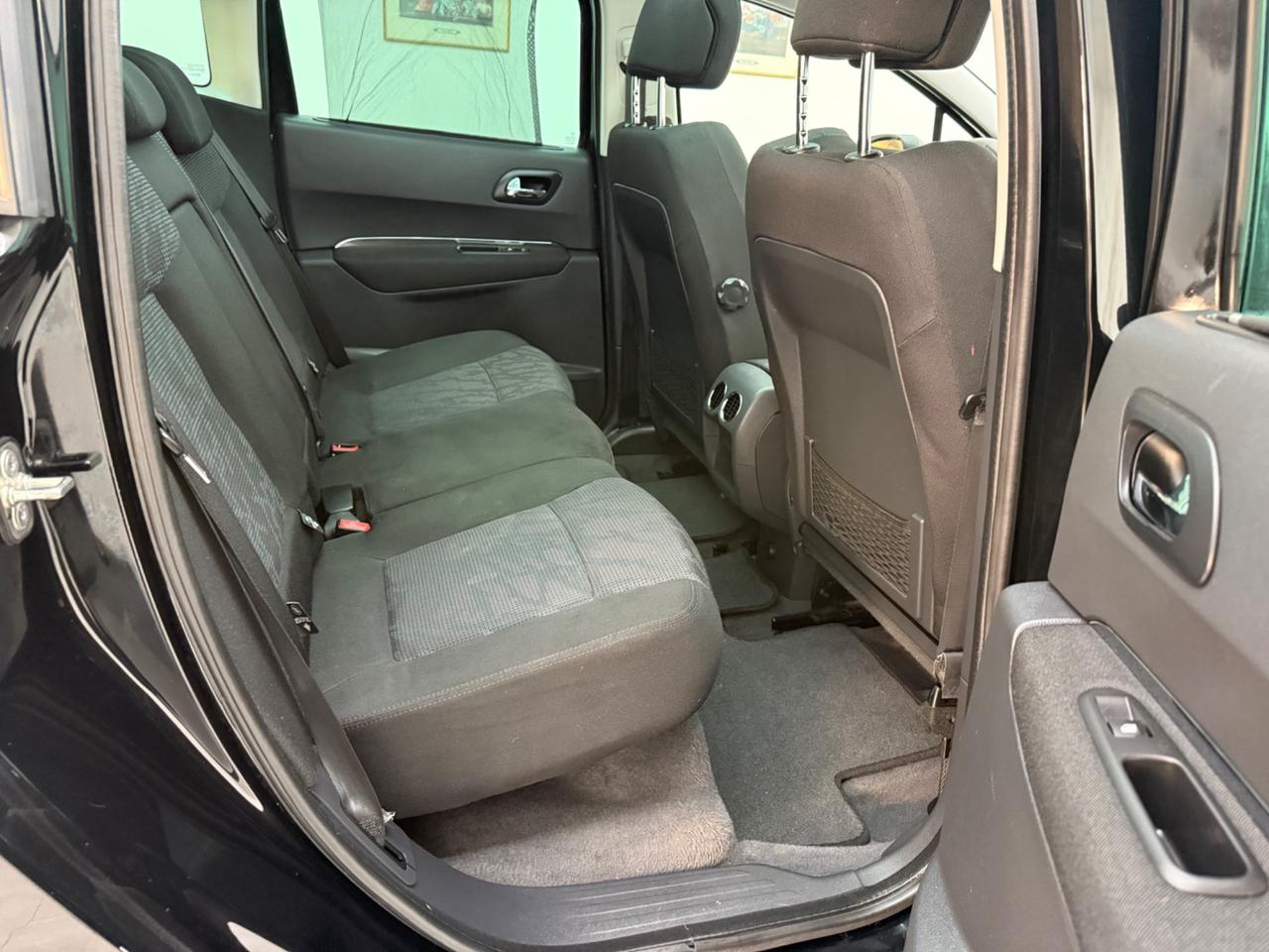 Peugeot 3008 1.6 HDi 110CV cambio robotizzato Premium