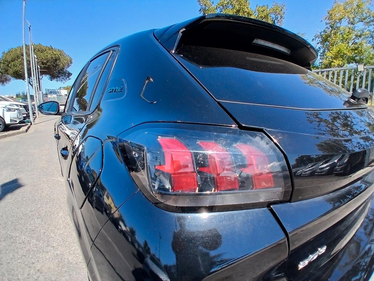 Peugeot 208 PureTech 100 S&S Active Pack