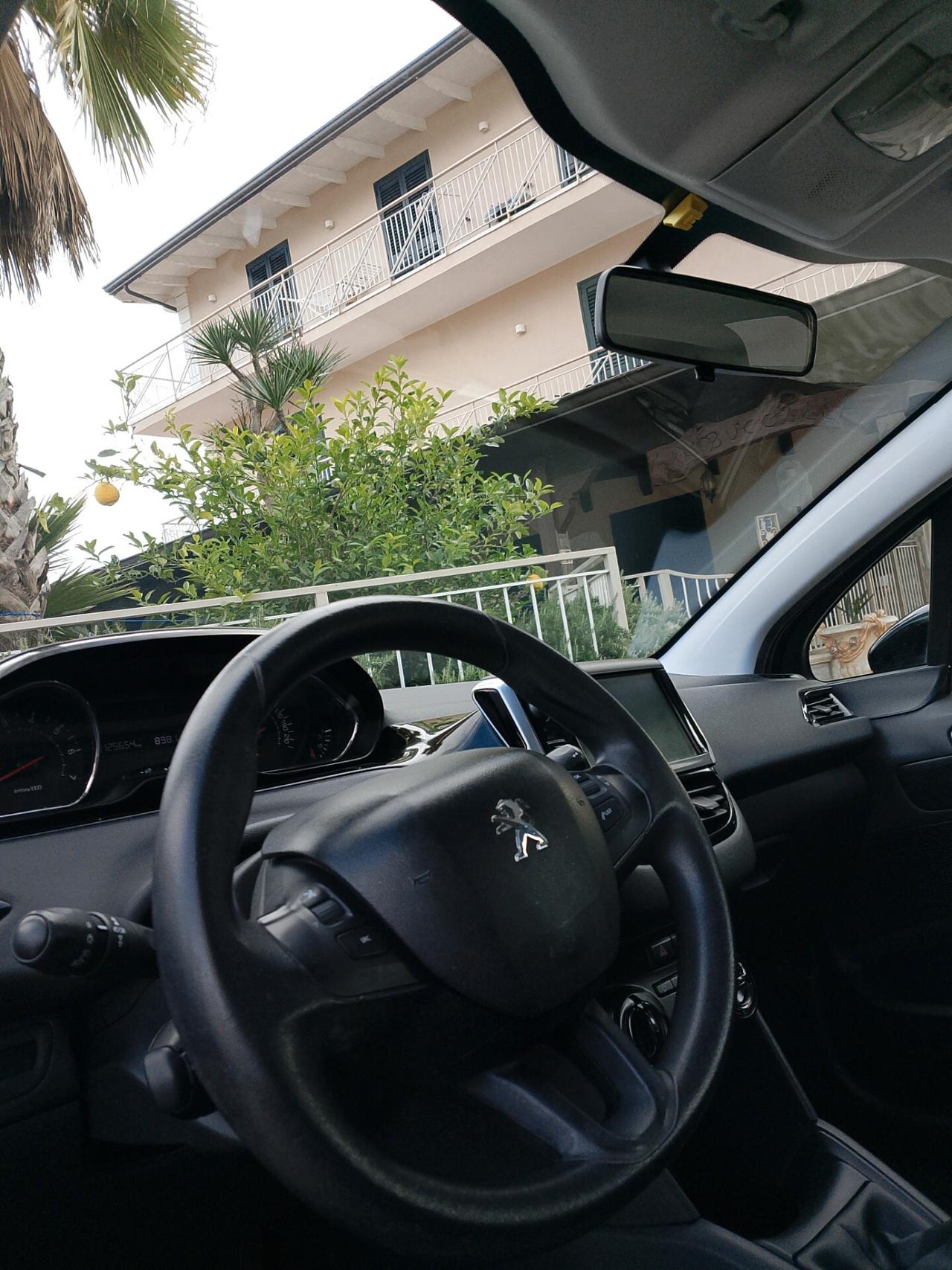 Peugeot 208 1.2 VTi 82 CV 5 porte Allure