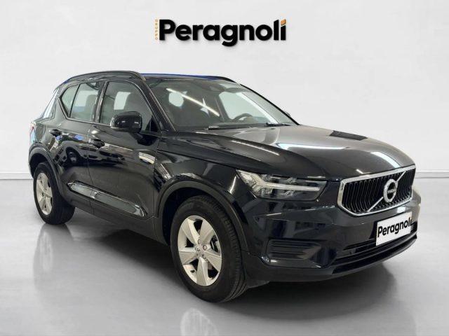 VOLVO XC40 T2 MOMENTUM