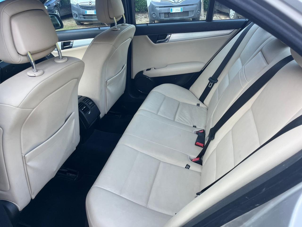 Mercedes-benz C 220 CDI BlueEFFICIENCY Avantgarde AMG