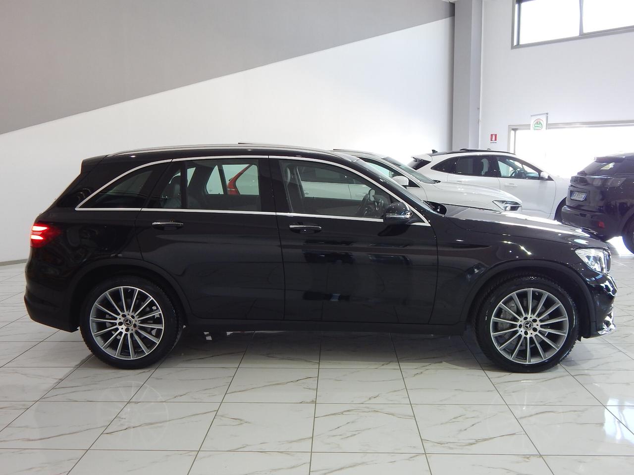 Mercedes-Benz GLC 220 d Premium AMG 4matic Aut. TETTO-NAVI-PELLE-PARK-LED