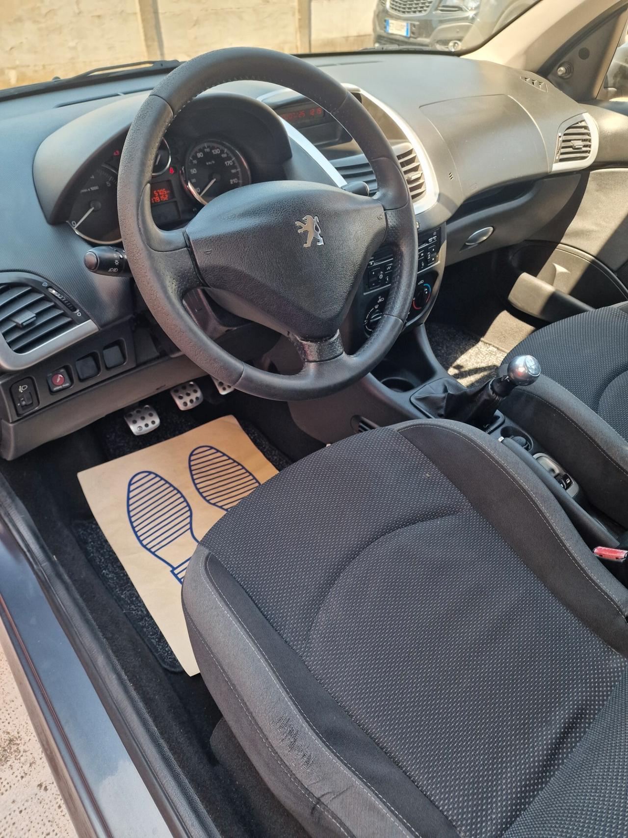 Peugeot 206 Plus 1.1 60CV 5p. distribuzione ok.