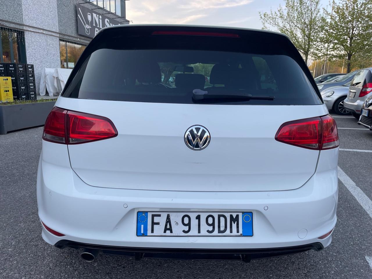 Volkswagen Golf 1.6 TDI 110 CV DSG 5p. R-line*Neopatentati*Cerchi*Euro 6*