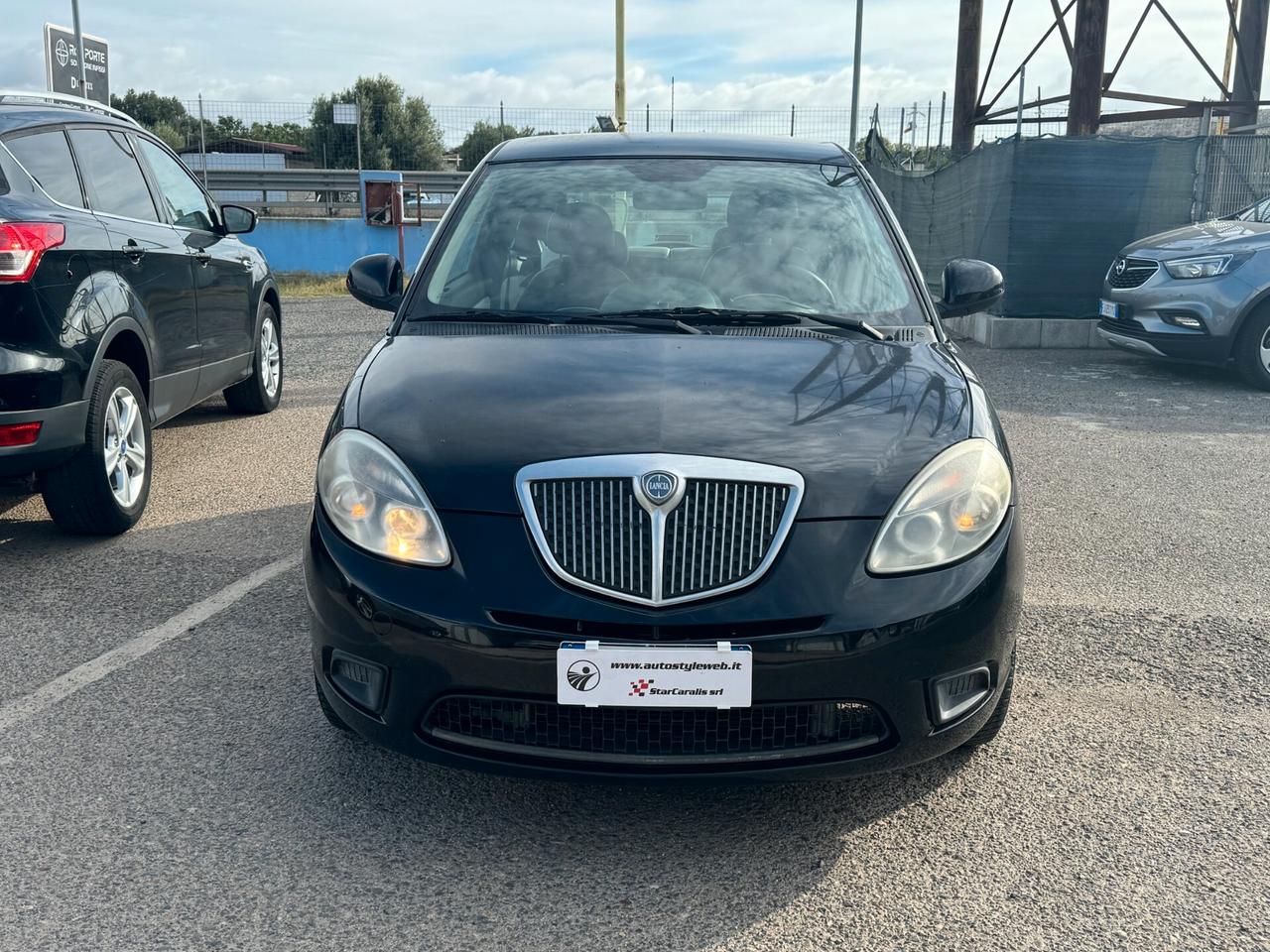 Lancia Ypsilon 1.2 69 CV Unyca - 2012