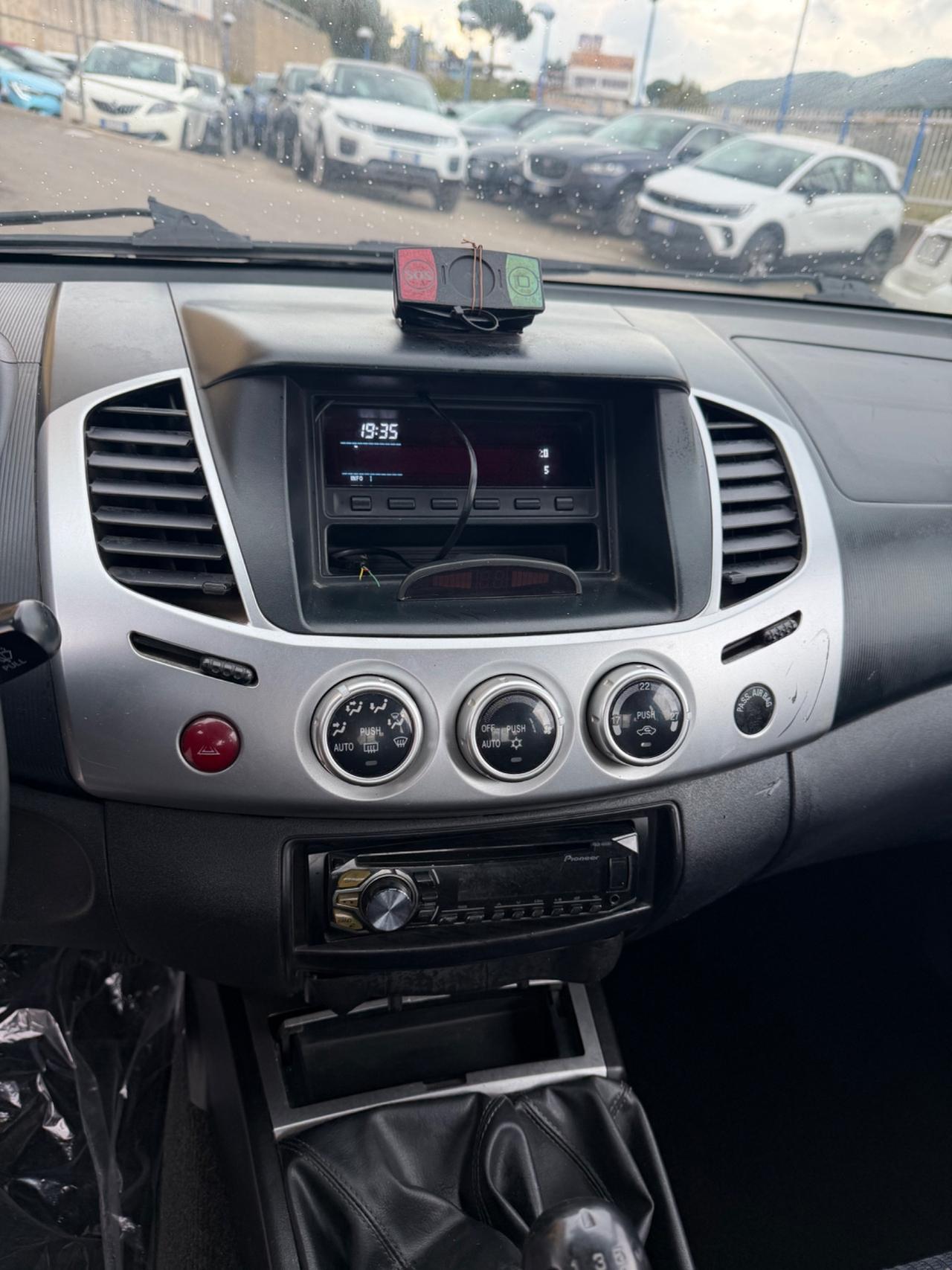 Mitsubishi L200 2.5 DI-D/178CV 2014