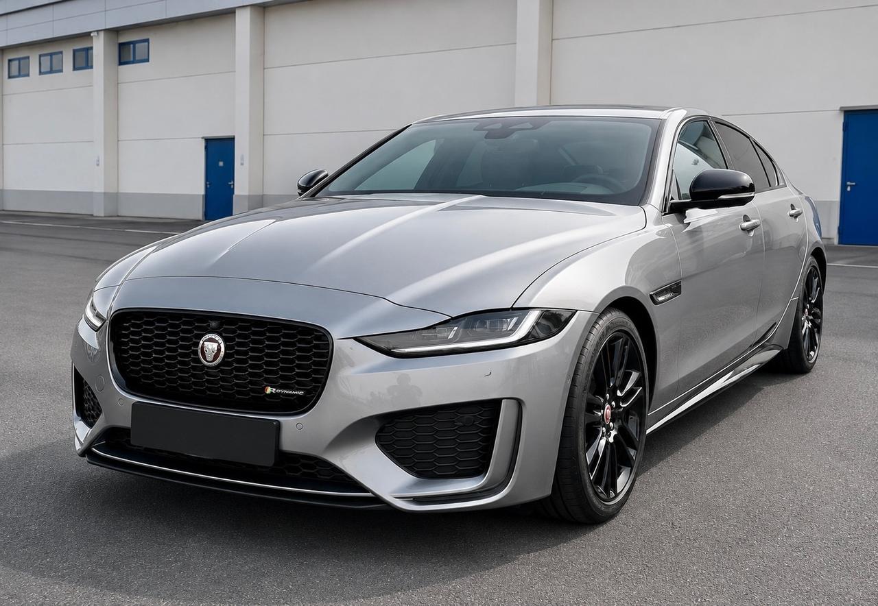 Jaguar XE 2.0 D 204 CV aut. R-Dynamic Black EDITION