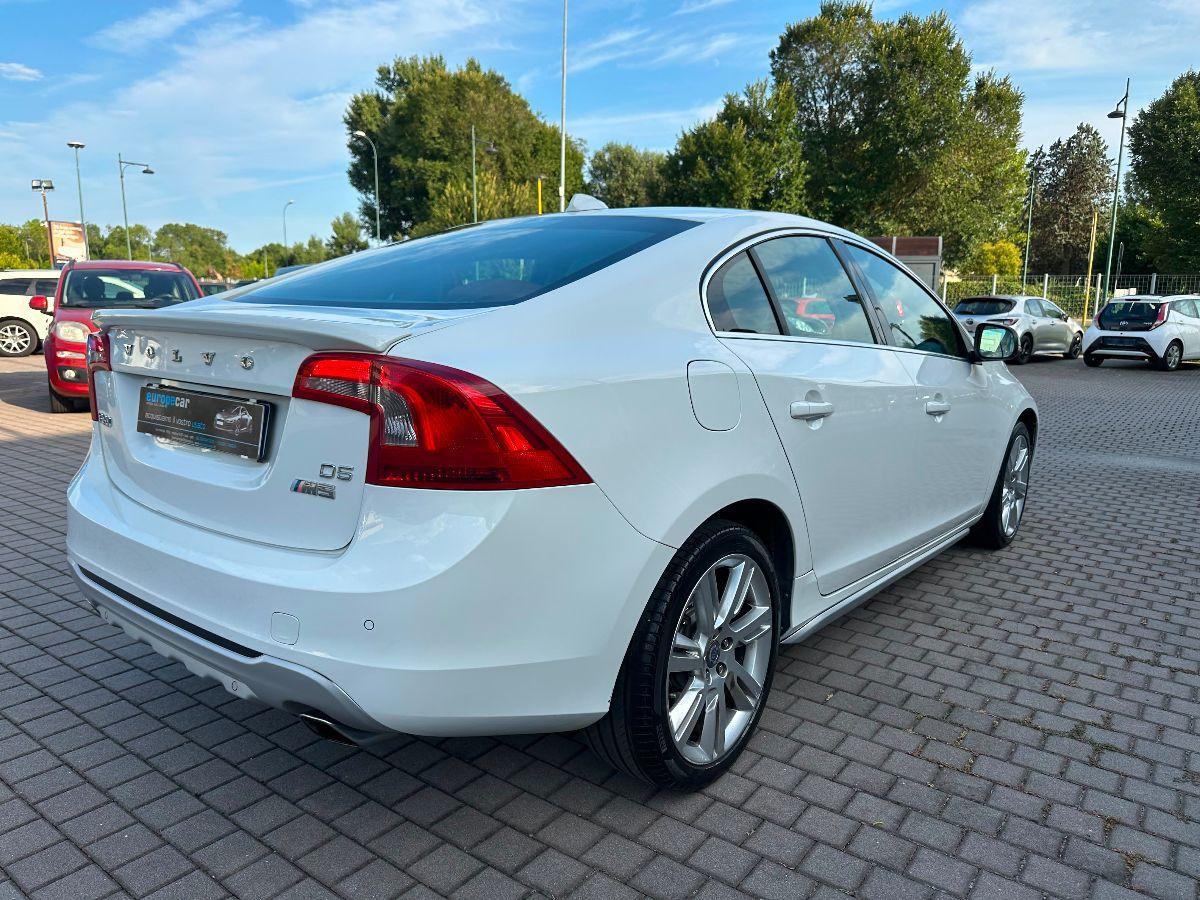 VOLVO - S40 - 2.4 D5 R-design