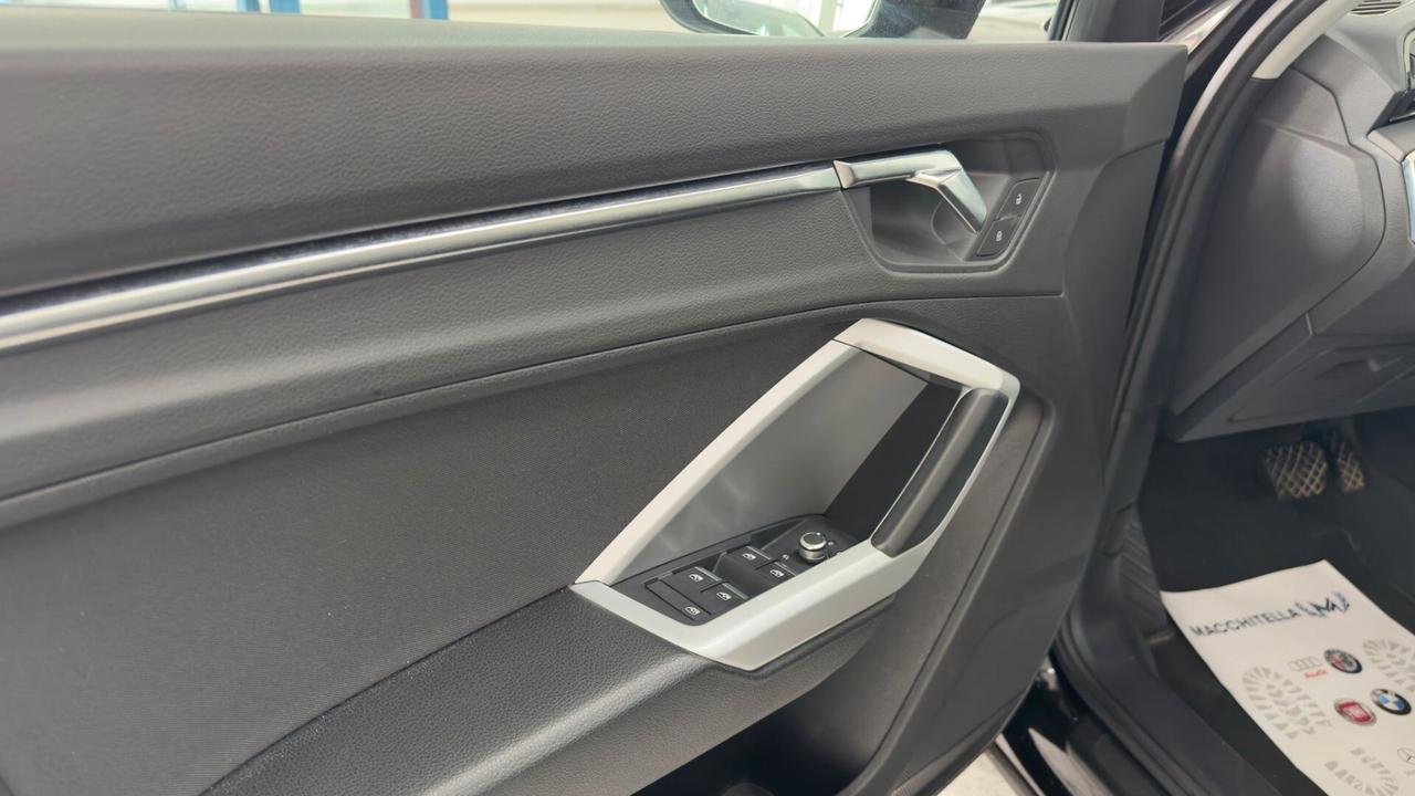 Audi Q3 35 TDI S tronic Business